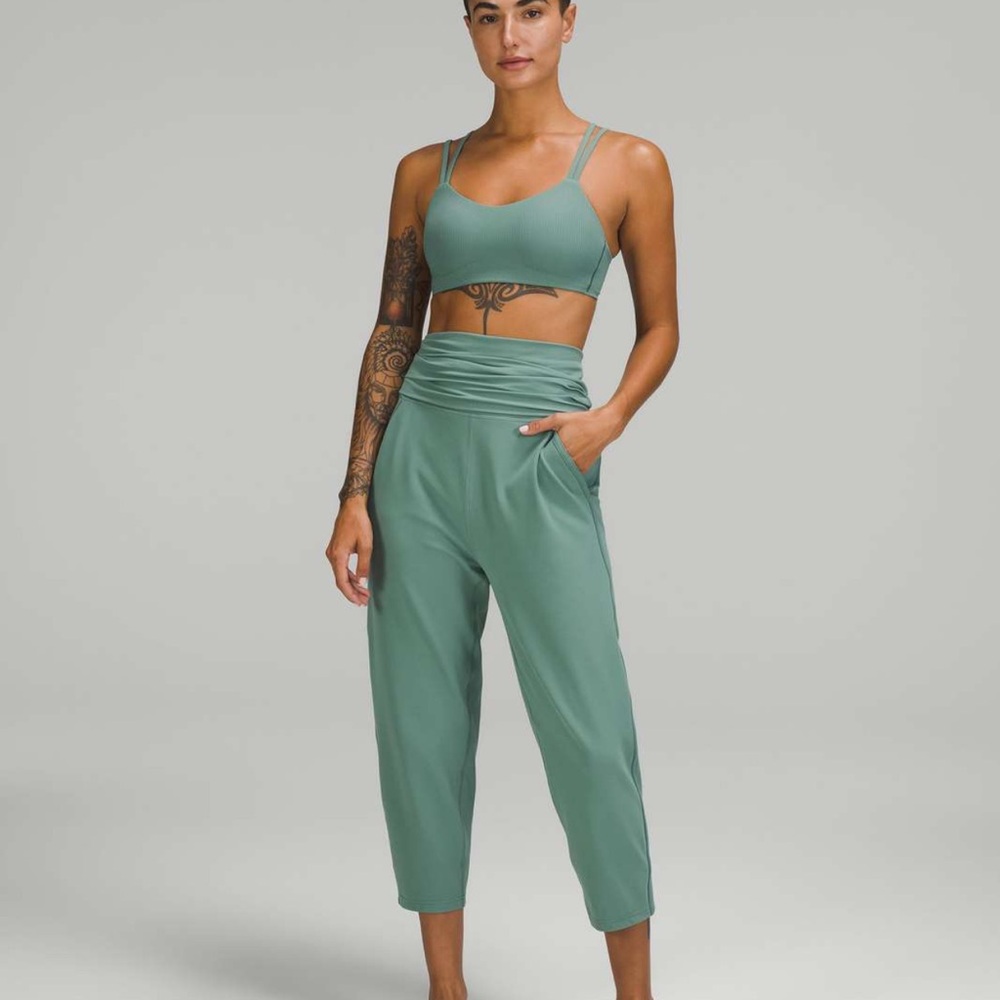 BNWT Lululemon Align SHR Rib Waist Crops